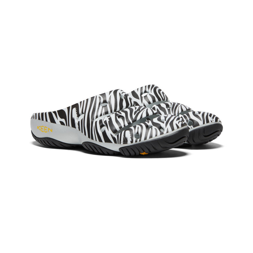 Black White Men Keen Yogui Arts Slides | ZQX1224EH