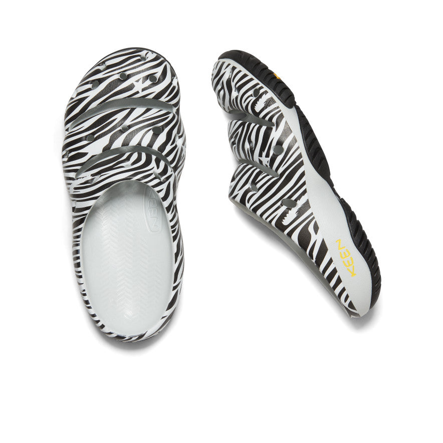 Black White Men Keen Yogui Arts Slides | ZQX1224EH